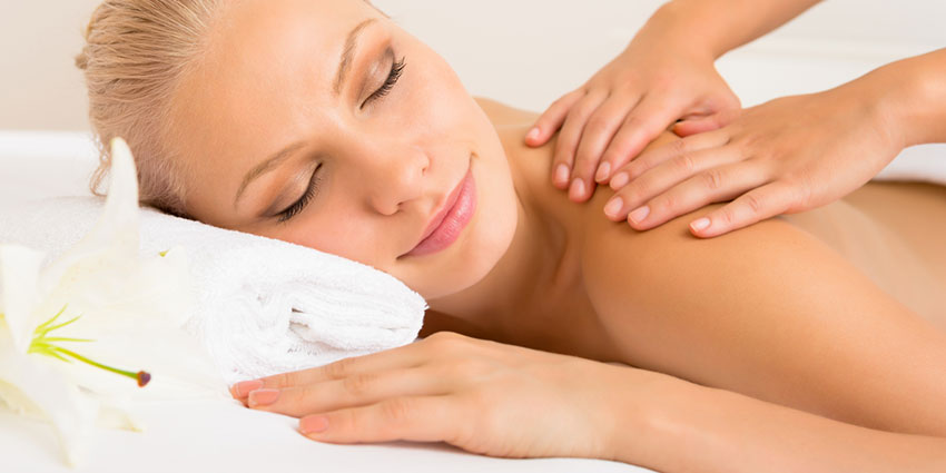 Relaxing Massage at Evoke Salon Thunder Bay